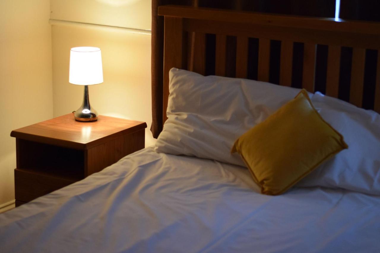 The Bell And Bottle Bed and Breakfast Maidenhead Eksteriør billede