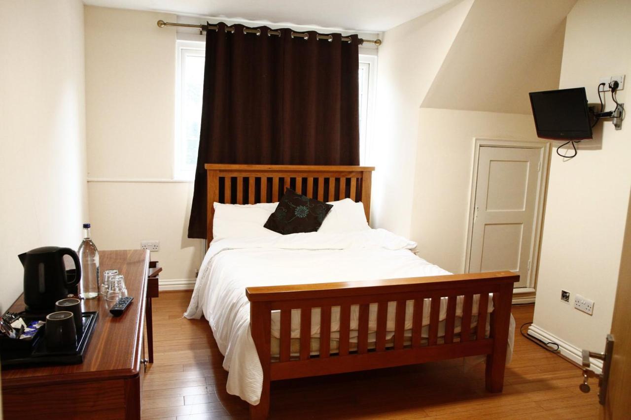 The Bell And Bottle Bed and Breakfast Maidenhead Eksteriør billede